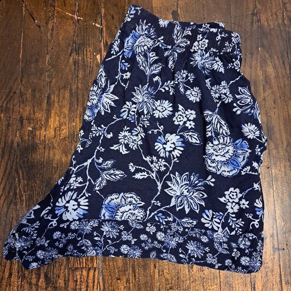 H&M Floral Patterned Flowy Shorts - Picture 3 of 5